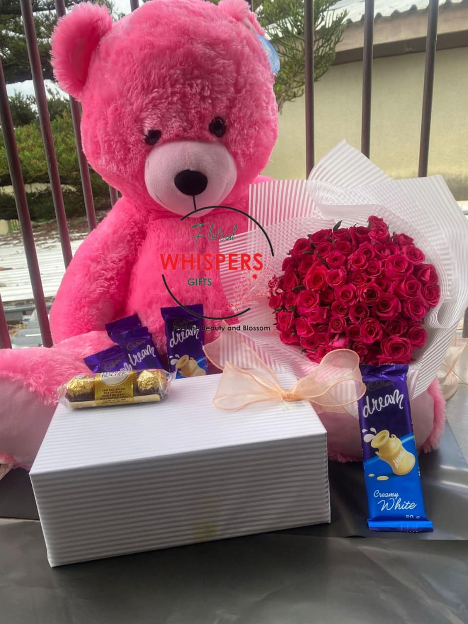 WarmHugs Gift Hamper - Image 1