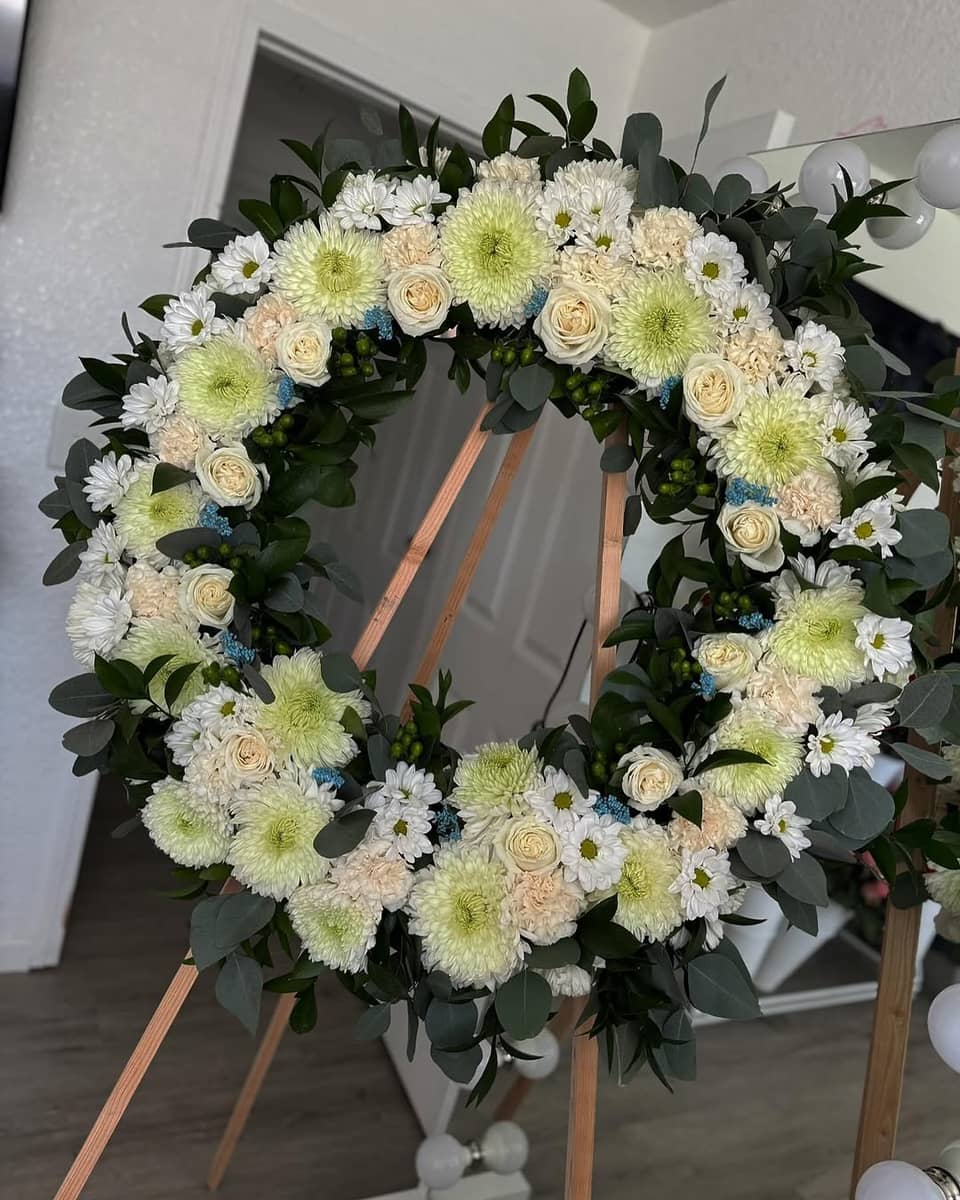 Round shaped Wreath - thumbnail 5 | Premium flower delivery Nairobi CBD, Westlands, Karen